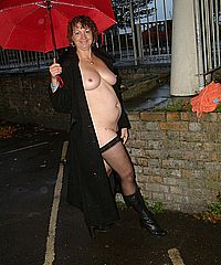 Lyndsey Naked In Rain